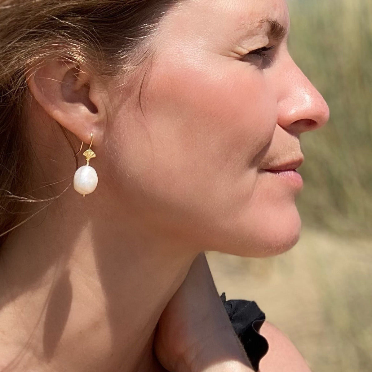 Freshwater Pearl Shell Drop Earrings 04