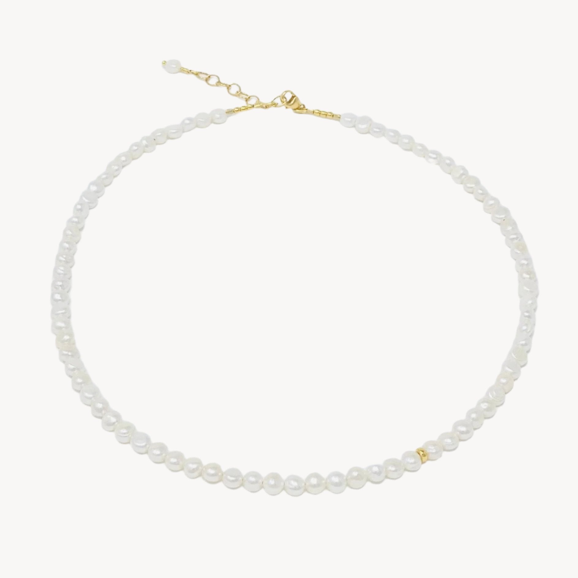 Freshwater-Pearl-Necklace-handmade-in-the-uk-with-grade-AAA-freshwater-pearls-handpicked-in-Hong-Kong-custom-fitting-free-of-charge 